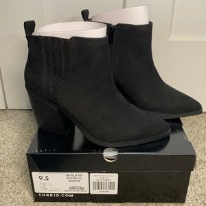 Torrid Chelsea black bootie 9.5W
